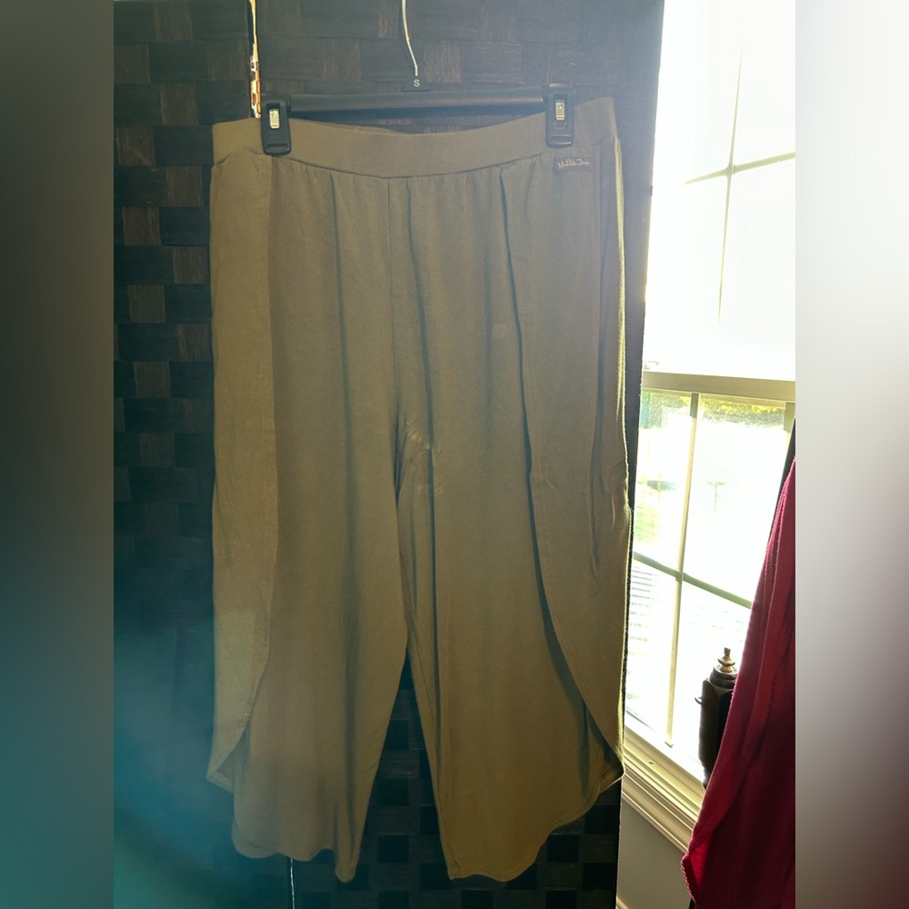 Matilda Jane cropped pants